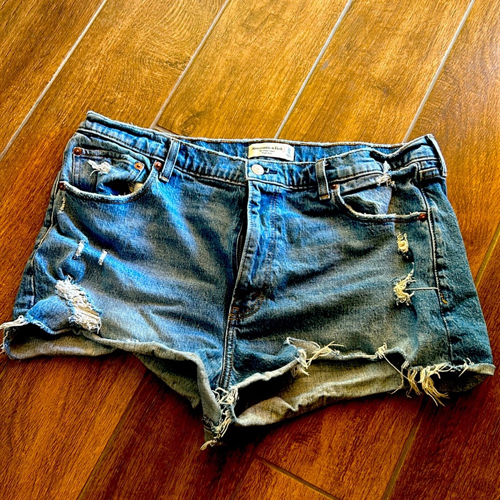 Abercrombie & Fitch shorty shorts